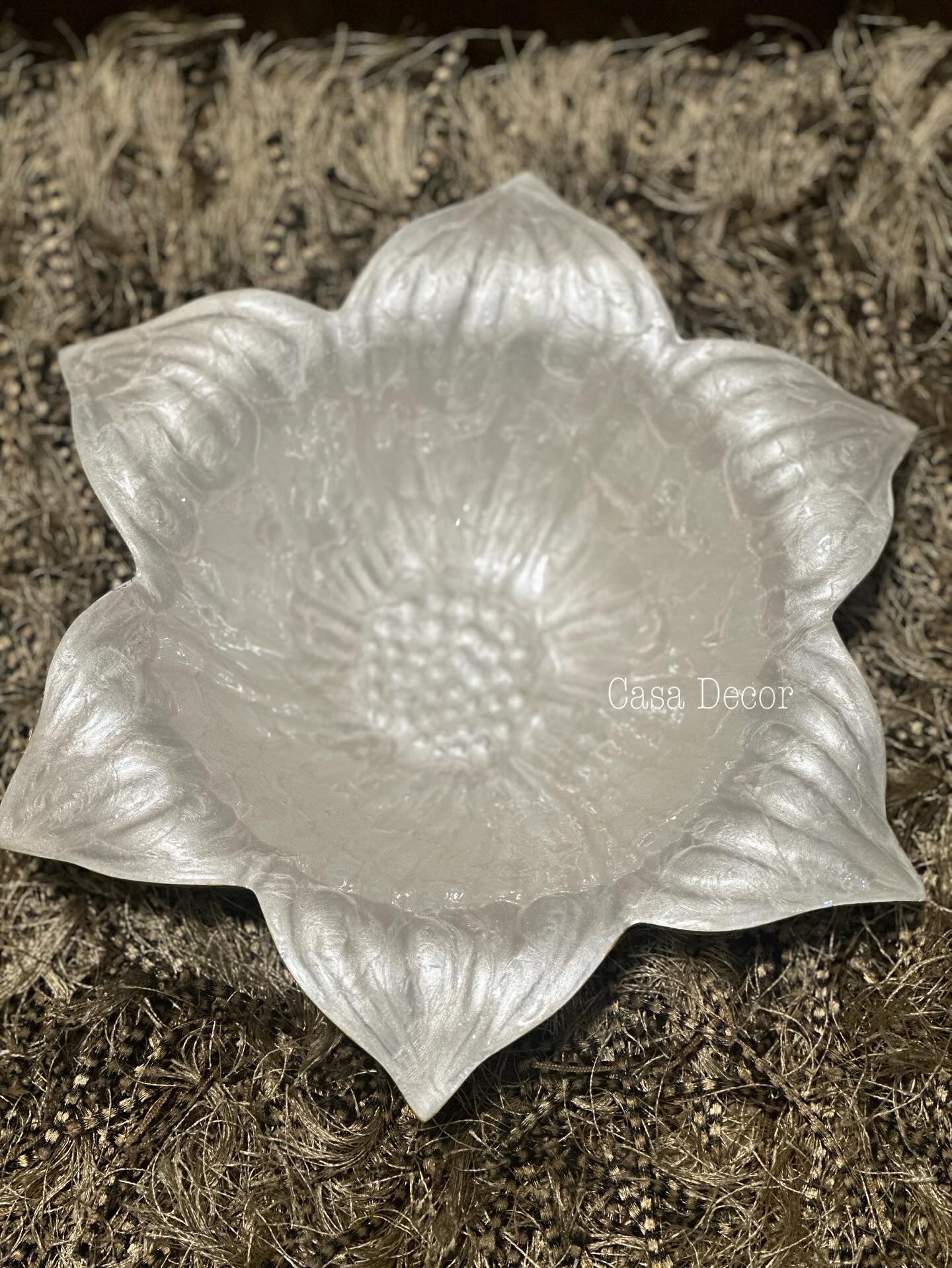 Mother of Pearl Lotus Urli